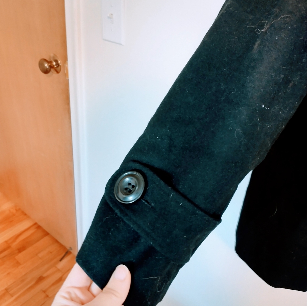 Fashion bug black peacoat size 3x. Has detailed buttons and lining, some piling - Picture 3 of 6